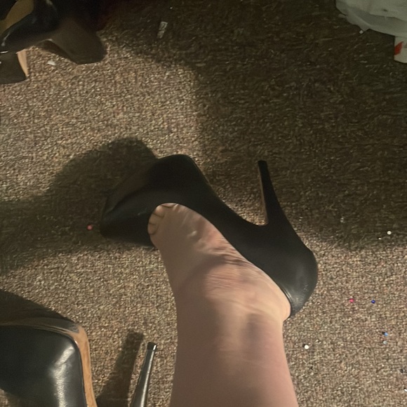 Black platform heels buy one get one free on everything - Picture 5 of 6